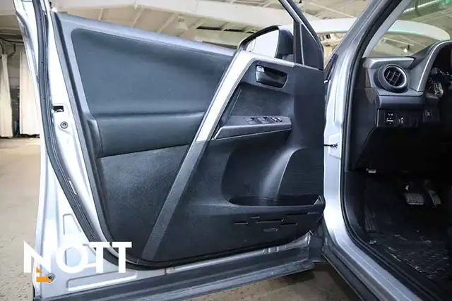 2016 TOYOTA RAV-4 LE - 2 Sets of Tires | Remote Start - Photo 10