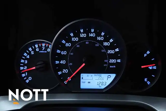 2016 TOYOTA RAV-4 LE - 2 Sets of Tires | Remote Start - Photo 19