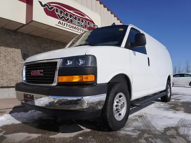 2023 GMC Savana Cargo Van 2500 RWD 135\' LOW KMS, CLEAN, READY F - Photo 4