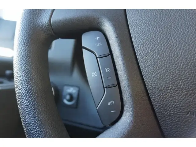 2023 GMC Savana Cargo Van 2500 RWD 135\' LOW KMS, CLEAN, READY F - Photo 19