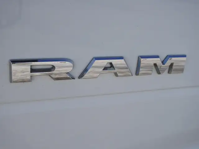 2023 Ram 3500 BIG HORN SPORT FULLY LOADED HTD SEATS/WHEEL & MORE - Photo 55