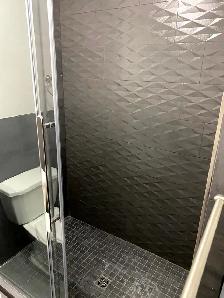 3 1/2 rénové avec électroménagers une chambre fermée près metro - Photo 9