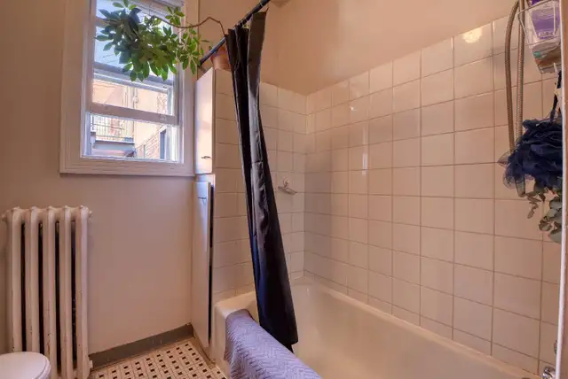 Beautiful 7.5 condo for rent in Outremont - ALL INCLUDED - Photo 9