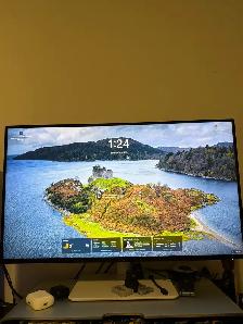 Selling Dell 27 Plus 4K 120Hz Monitor