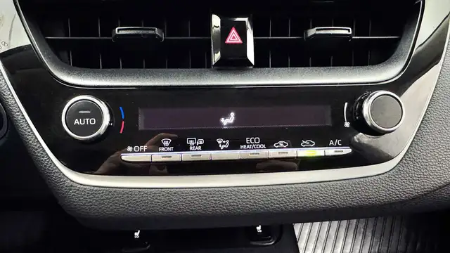 2024 Toyota Corolla LE - Backup Cam, Satellite Radio, Rear Defro - Photo 14