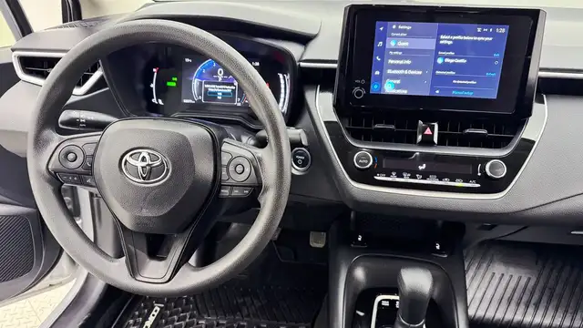 2024 Toyota Corolla LE - Backup Cam, Satellite Radio, Rear Defro - Photo 17