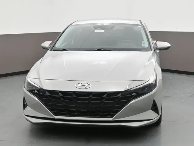 2022 Hyundai Elantra Preferred Heated Seats/Wheel, Apple/Android - Photo 2