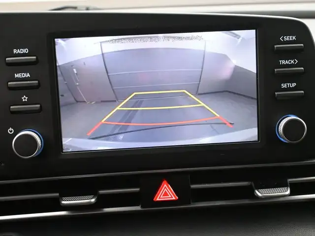 2022 Hyundai Elantra Preferred Heated Seats/Wheel, Apple/Android - Photo 7