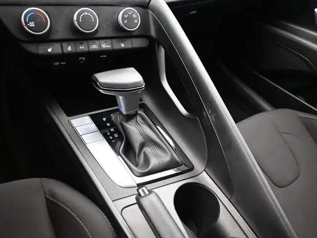 2022 Hyundai Elantra Preferred Heated Seats/Wheel, Apple/Android - Photo 9