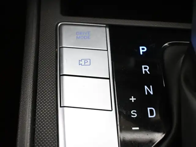 2022 Hyundai Elantra Preferred Heated Seats/Wheel, Apple/Android - Photo 10