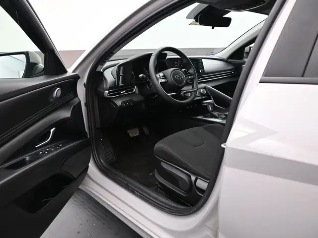 2022 Hyundai Elantra Preferred Heated Seats/Wheel, Apple/Android - Photo 12