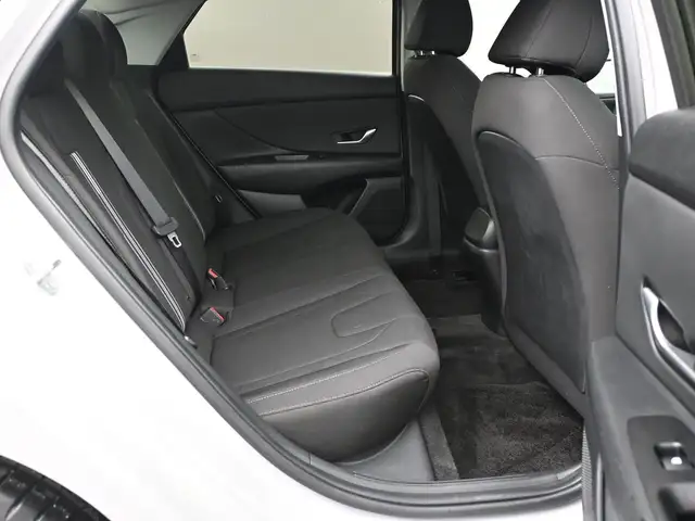 2022 Hyundai Elantra Preferred Heated Seats/Wheel, Apple/Android - Photo 18