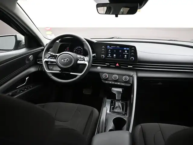 2022 Hyundai Elantra Preferred Heated Seats/Wheel, Apple/Android - Photo 20