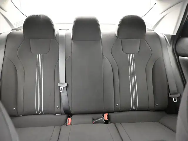 2022 Hyundai Elantra Preferred Heated Seats/Wheel, Apple/Android - Photo 22