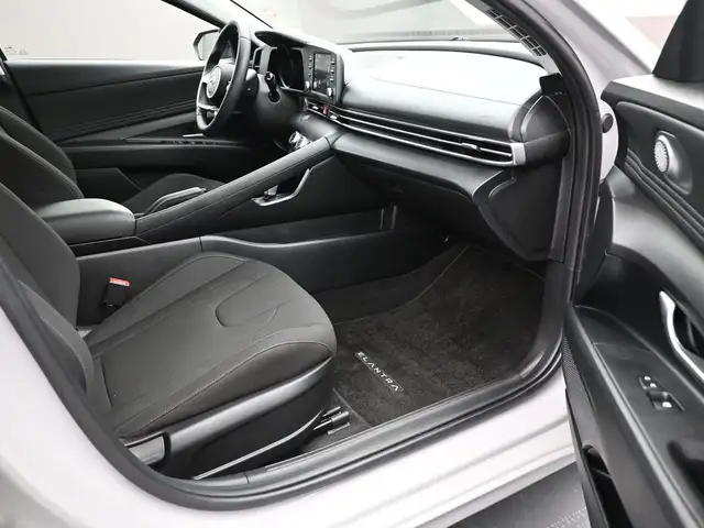 2022 Hyundai Elantra Preferred Heated Seats/Wheel, Apple/Android - Photo 25