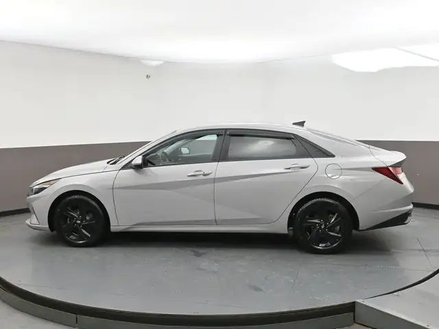 2022 Hyundai Elantra Preferred Heated Seats/Wheel, Apple/Android - Photo 26