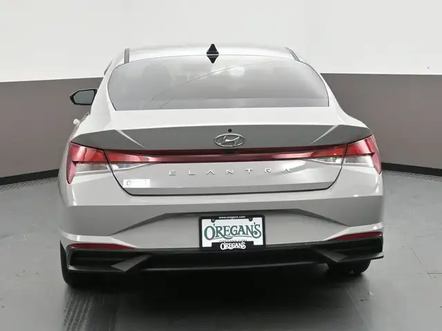 2022 Hyundai Elantra Preferred Heated Seats/Wheel, Apple/Android - Photo 28