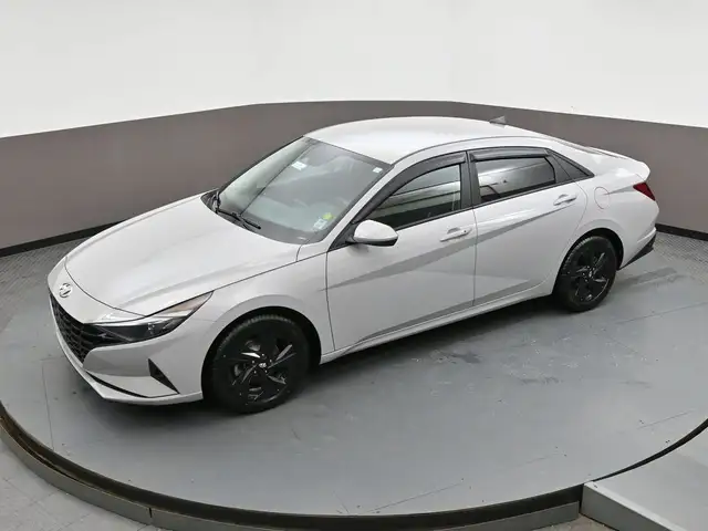 2022 Hyundai Elantra Preferred Heated Seats/Wheel, Apple/Android - Photo 33