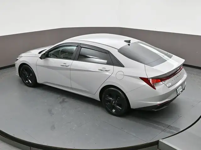 2022 Hyundai Elantra Preferred Heated Seats/Wheel, Apple/Android - Photo 35