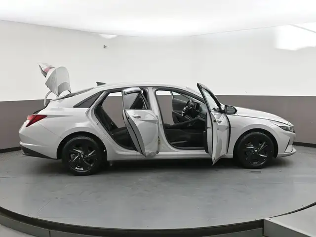 2022 Hyundai Elantra Preferred Heated Seats/Wheel, Apple/Android - Photo 39