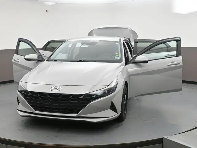 2022 Hyundai Elantra Preferred Heated Seats/Wheel, Apple/Android - Photo 41