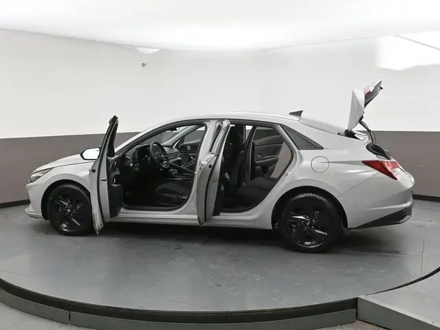 2022 Hyundai Elantra Preferred Heated Seats/Wheel, Apple/Android - Photo 43