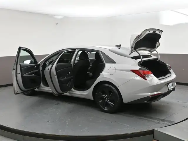 2022 Hyundai Elantra Preferred Heated Seats/Wheel, Apple/Android - Photo 44