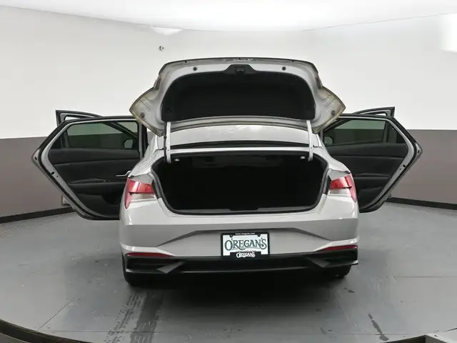 2022 Hyundai Elantra Preferred Heated Seats/Wheel, Apple/Android - Photo 45