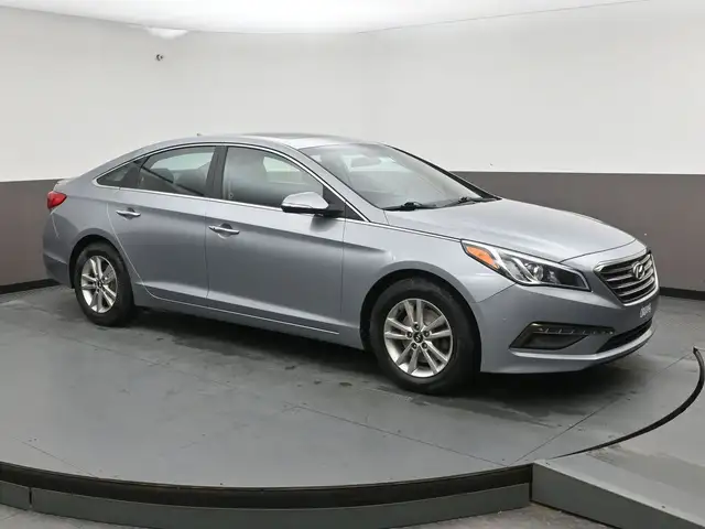 2017 Hyundai Sonata GLS Heated Seats, Sunroof, Low KMS!!, Fully