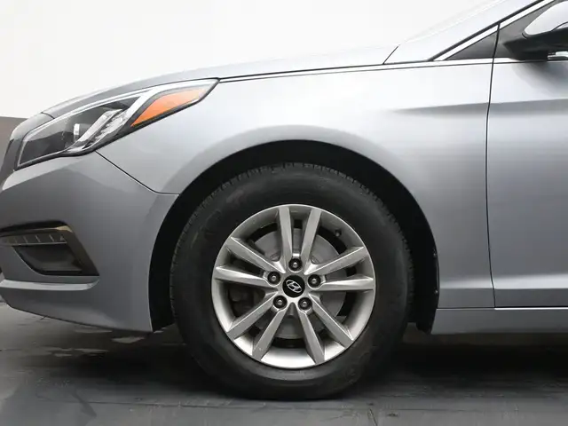 2017 Hyundai Sonata GLS Heated Seats, Sunroof, Low KMS!!, Fully - Photo 4