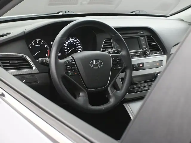 2017 Hyundai Sonata GLS Heated Seats, Sunroof, Low KMS!!, Fully - Photo 6