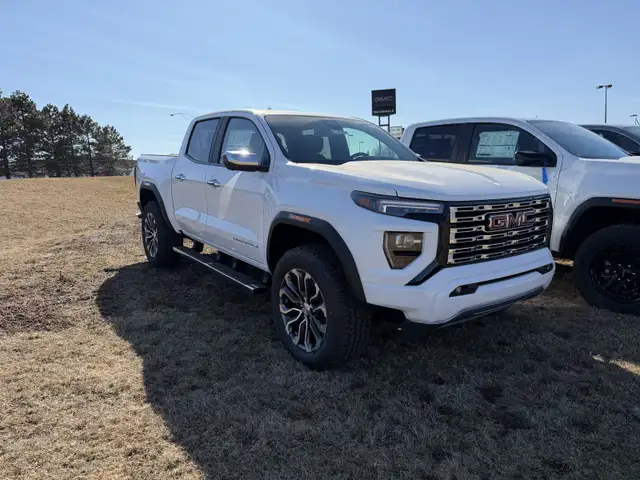 2026 GMC Canyon Denali - Leather Seats - Sunroof - $480 B/W - Photo 2