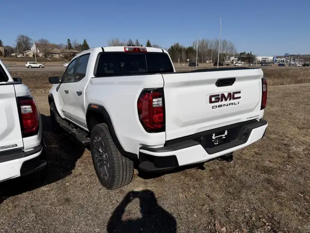 2026 GMC Canyon Denali - Leather Seats - Sunroof - $480 B/W - Photo 4