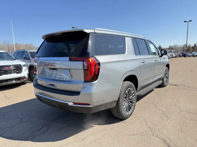 2026 GMC Yukon XL Elevation - Premium Package - $768 B/W - Photo 5