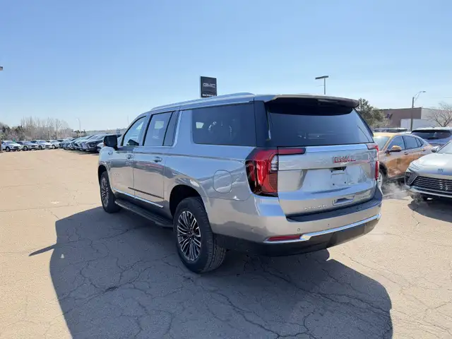 2026 GMC Yukon XL Elevation - Premium Package - $768 B/W - Photo 7