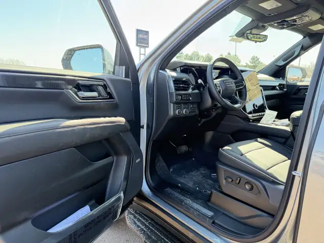 2026 GMC Yukon XL Elevation - Premium Package - $768 B/W - Photo 10