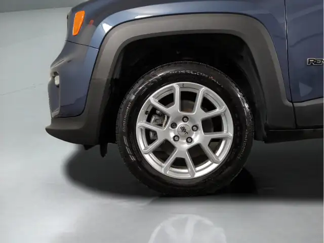 2023 Jeep Renegade North 4x4 | Low Mileage | Heated Seats - Photo 9