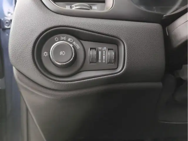 2023 Jeep Renegade North 4x4 | Low Mileage | Heated Seats - Photo 16