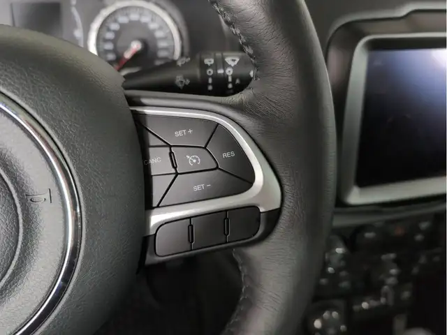 2023 Jeep Renegade North 4x4 | Low Mileage | Heated Seats - Photo 19