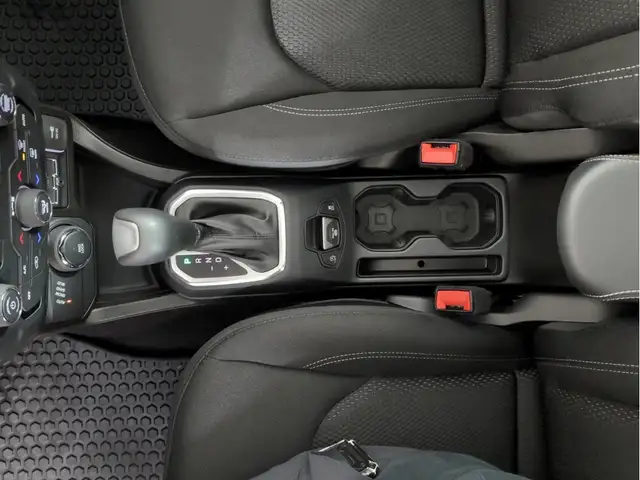 2023 Jeep Renegade North 4x4 | Low Mileage | Heated Seats - Photo 22