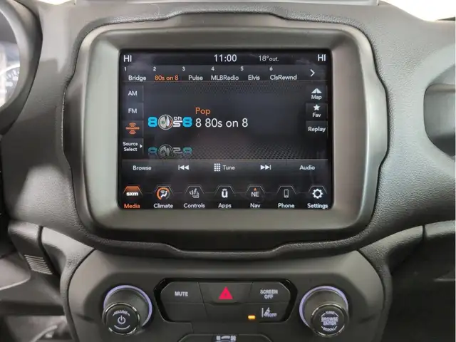 2023 Jeep Renegade North 4x4 | Low Mileage | Heated Seats - Photo 24