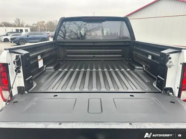 2025 Honda Ridgeline Sport - Photo 16