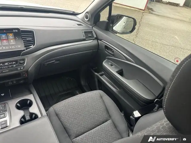 2025 Honda Ridgeline Sport - Photo 29
