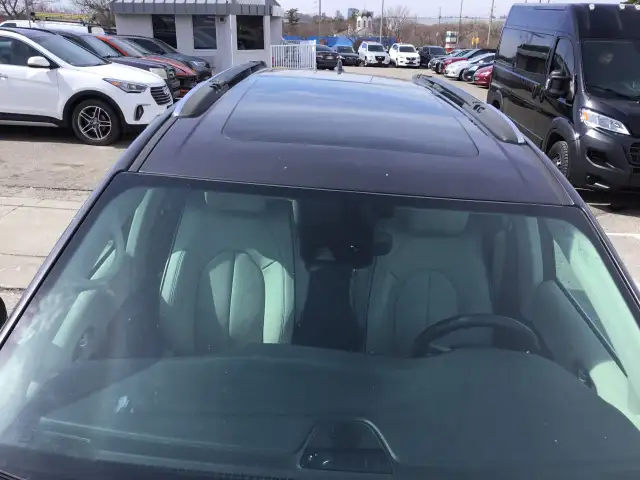 2018 Chrysler Pacifica Hybrid - Photo 9