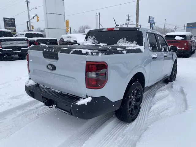 2025 Ford Maverick XLT - Photo 3