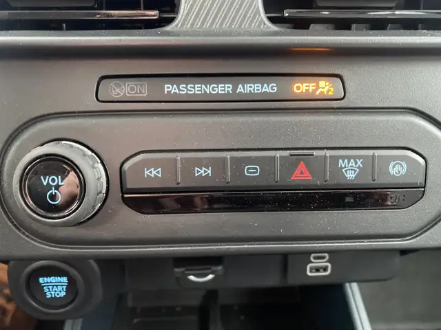 2025 Ford Maverick XLT - Photo 24