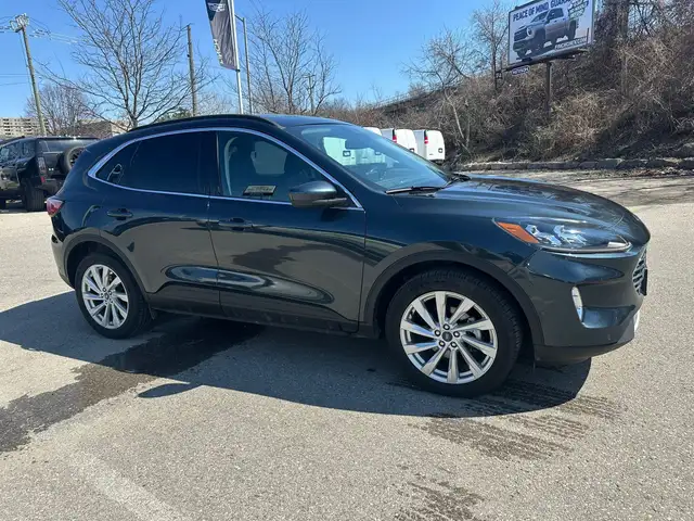 2022 Ford Escape Titanium Hybrid - Photo 3