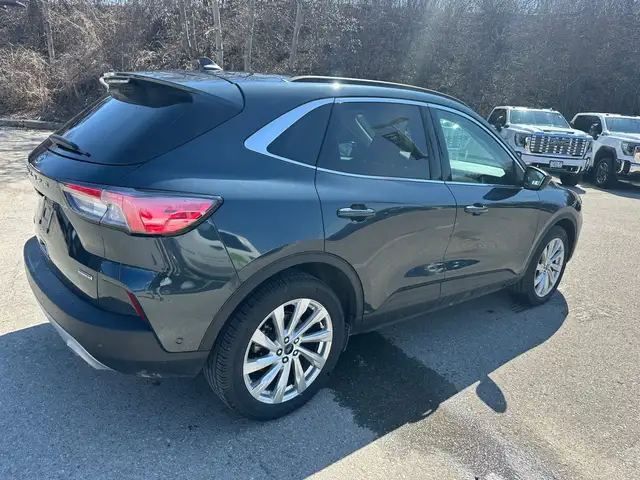 2022 Ford Escape Titanium Hybrid - Photo 4