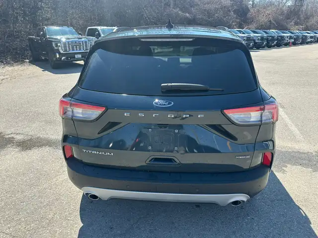 2022 Ford Escape Titanium Hybrid - Photo 5