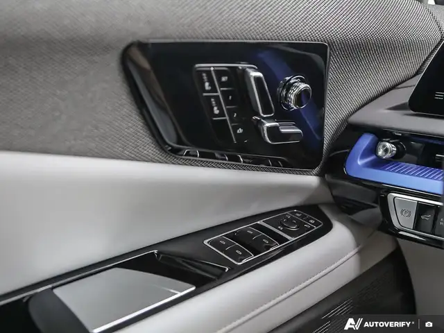 2026 Cadillac OPTIQ Luxury - Photo 17